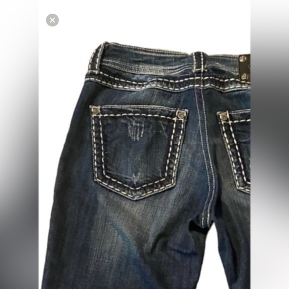 Miss Me Boyfriend Distressed Capri Pants 28 - Picture 12 of 14